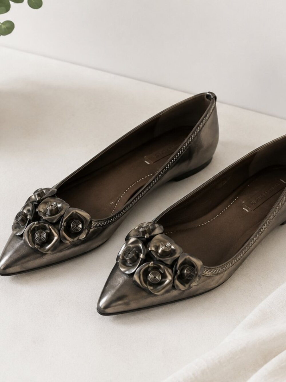 BCBG MAXAZRIA Bronze Metallic Patent Leather Rose Pointed Flats Size 38